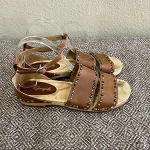 Free People North Shore Clog Tan Leather Strappy Stud Sandals Size 39 Boho EUC